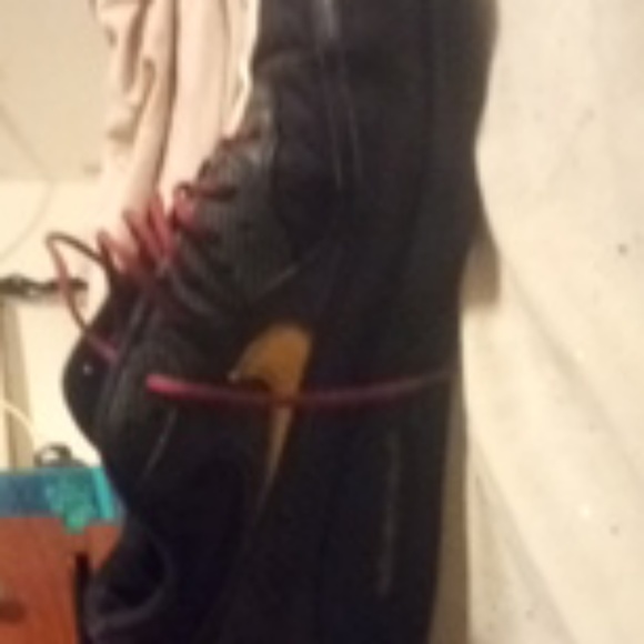 Shoe - Picture 3 of 3